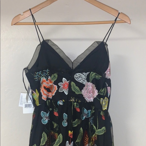 BEAUTIFUL Fully Embroidered Floral Gown - Picture 8 of 10